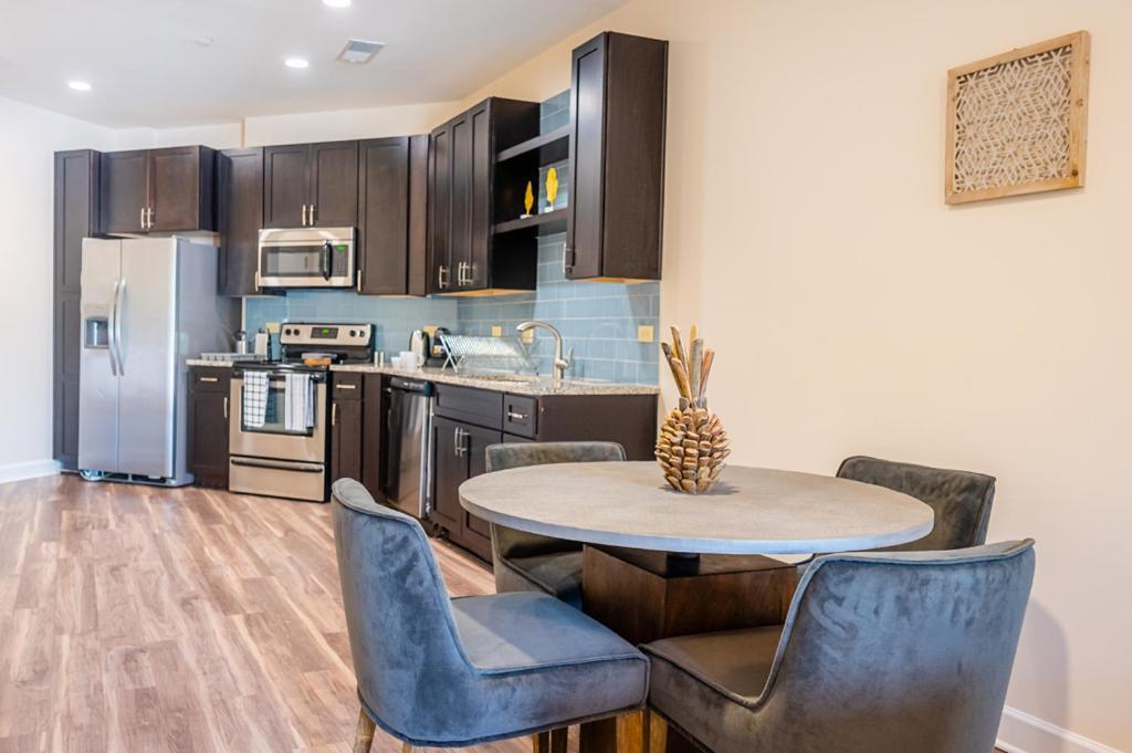 Tranquil 1Br With Balcony Gym Charlotte Exterior photo
