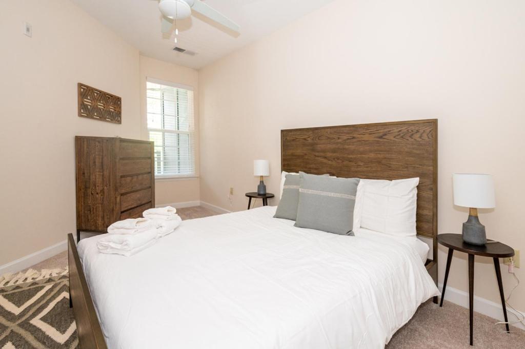 Tranquil 1Br With Balcony Gym Charlotte Exterior photo